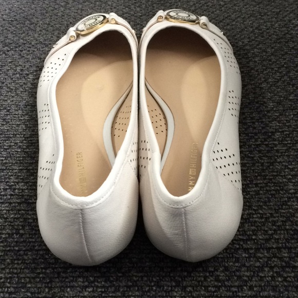 Like new Tommy Hilfiger leather flats loafers - Picture 4 of 6